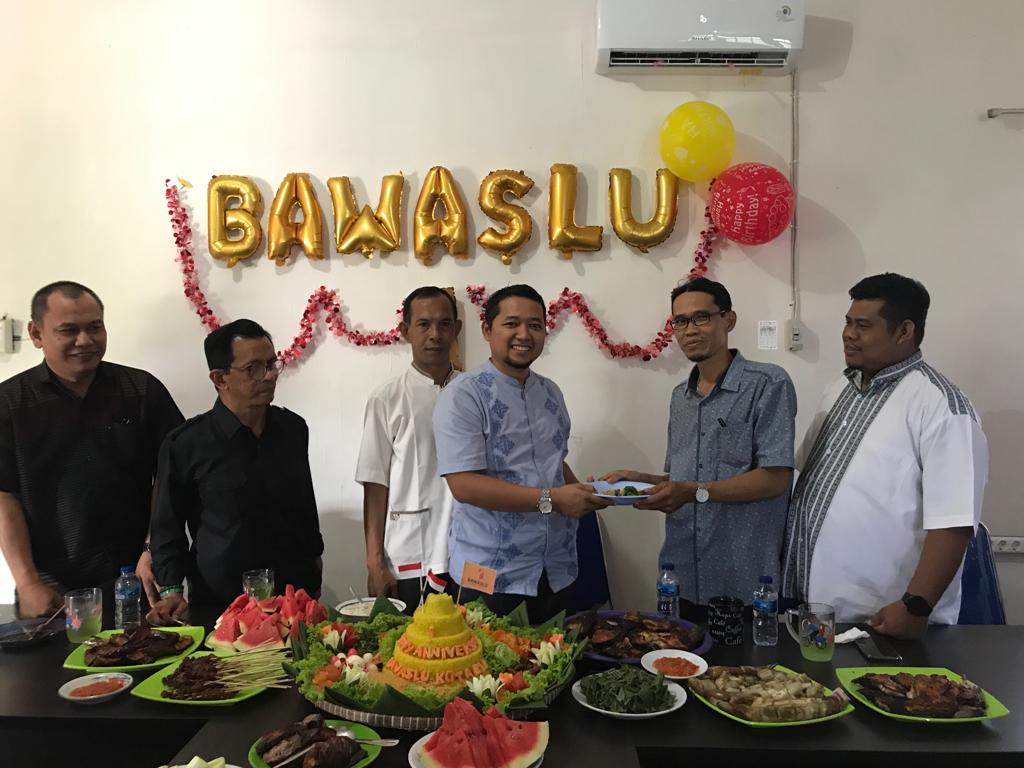 Gelar Syukuran Hari Jadi Ke-1 Bawaslu Kota Banjarmasin
