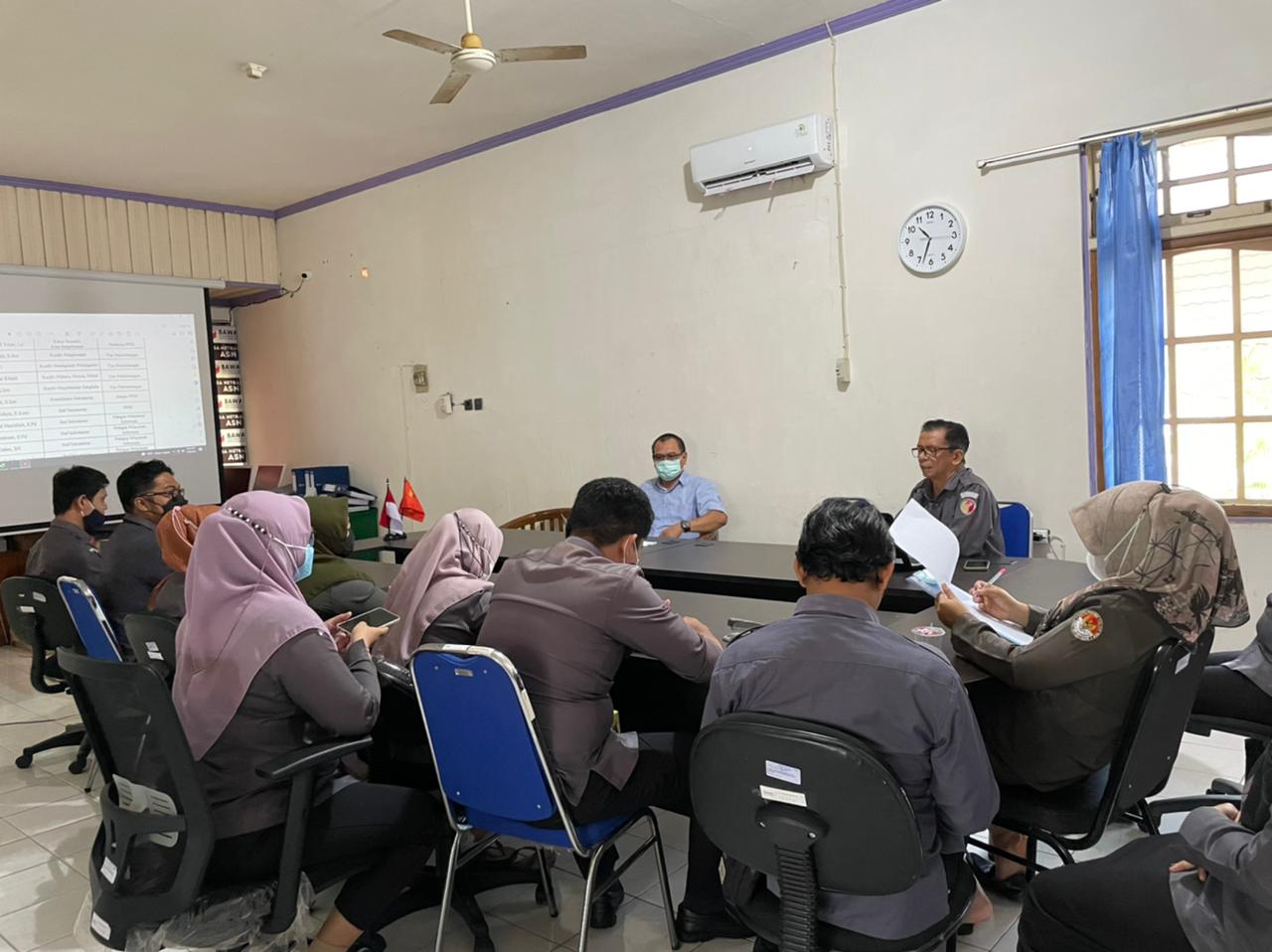 BAWASLU KOTA BANJARMASIN MENGOPTIMALISASI PENGELOLAAN DATA DAN PELAYANAN DATA INFORMASI