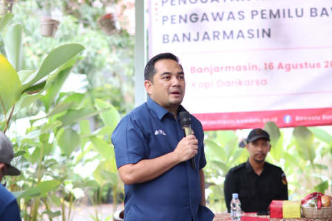 “Pemilu adalah perwujudan kedaulatan rakyat. Setiap warga negara memiliki kesempatan yang sama untuk berpartisipasi, baik sebagai pemilih maupun sebagai kandidat. Karena itu, pengawasan yang kuat sejak dini sangat penting agar demokrasi kita tetap berada pada jalur yang benar,” ujarnya.