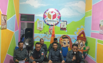 Bawaslu Kota Banjarmasin dan Bawaslu Provinsi Kalsel menggelar jumpa pers --
