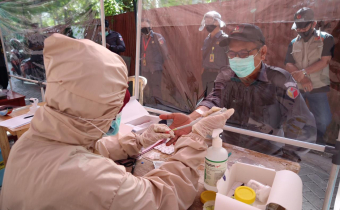 Komisioner dan Staf Bawaslu Jalani Rapid Test