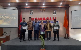 Bawaslu Kota Banjarmasin Meraih 2 Anugerah Penanganan Pelanggaran
